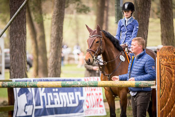 Stechen A-Springen Stechen A-Springen