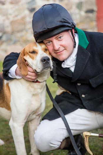 35 - Hounds go to church