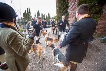 35 - Hounds go to church 35 - Hounds go to church