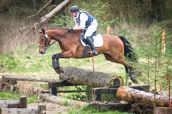 Geländepferdeprüfung Klasse A
